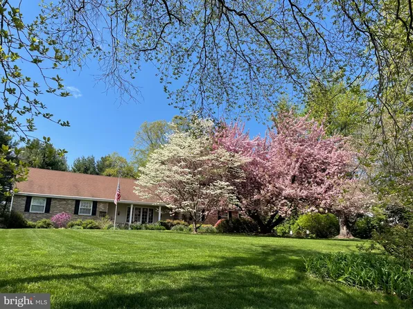 233 Old State Rd, Royersford, PA 19468