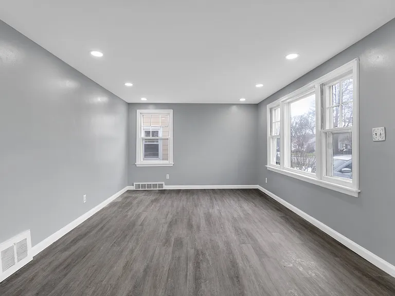 495 Zimmerman Blvd — Photo 8