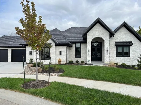 25210 W 107th Pl, Olathe, KS 66061