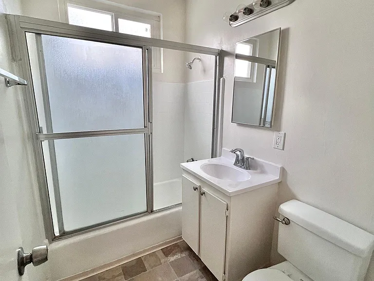 234 W Elm Ave #D — Photo 16