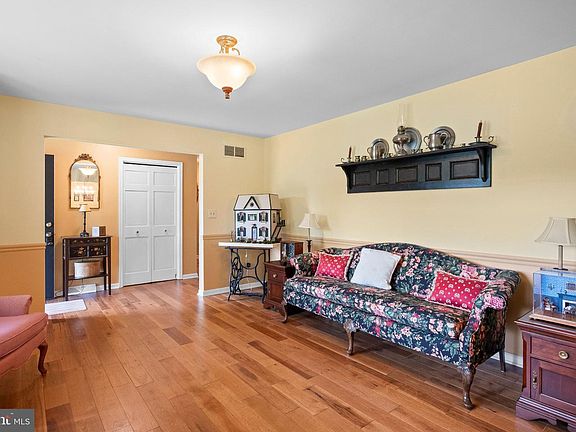 4th image of 112 Sunnyfield Dr