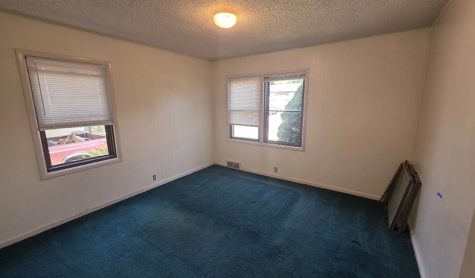 4 bed, 2.0 bath, 2900 sqft, $1,650 — Photo 4