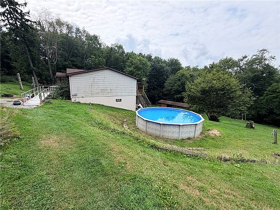 4th image of 415 Sandy Hollow Rd