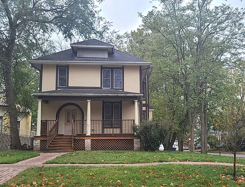 601 S Busey Ave Photo 1