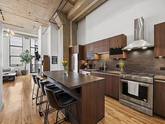 4th image of 758 N Larrabee St APT 519