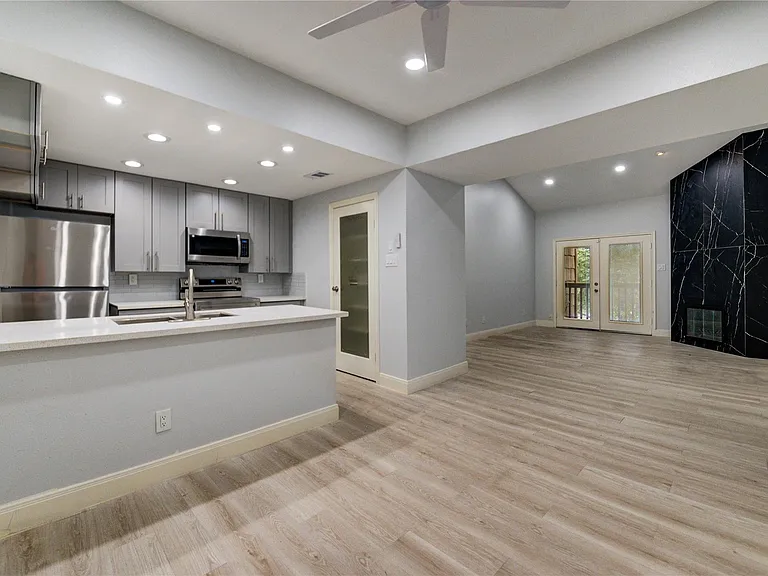 11711 Memorial Dr #534 — Photo 10