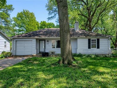 7631 Charlotte St, Kansas City, MO, 64131