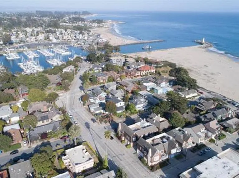 Located on the Coveted Harbor Avenues Neighborhood