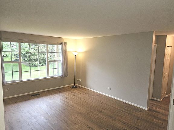 3rd image of 1321 N Red Oak Cir Unit 1
