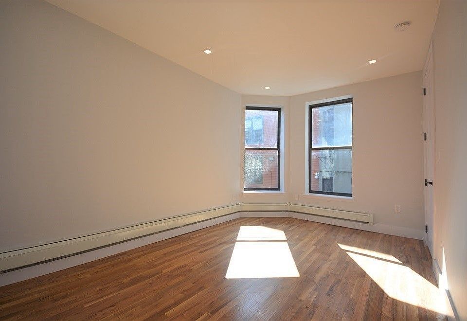 2nd image of 281 Clifton Pl APT 3A