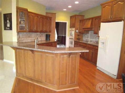 5th image of 107 Sherwood Ct