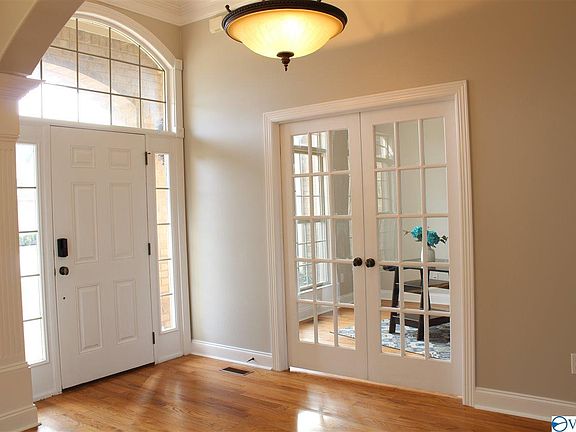 5th image of 121 Riverway Ln