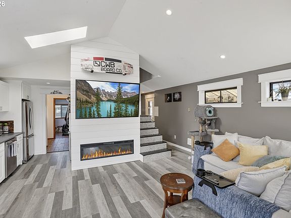 5th image of 19609 NE Marine Dr #D-4