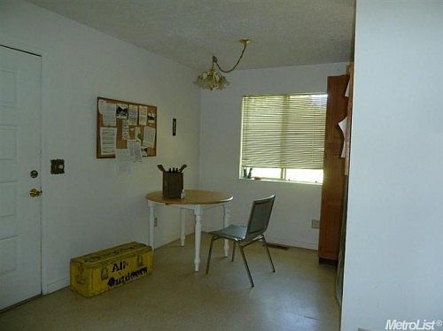 5th image of 5863 Amber Ct
