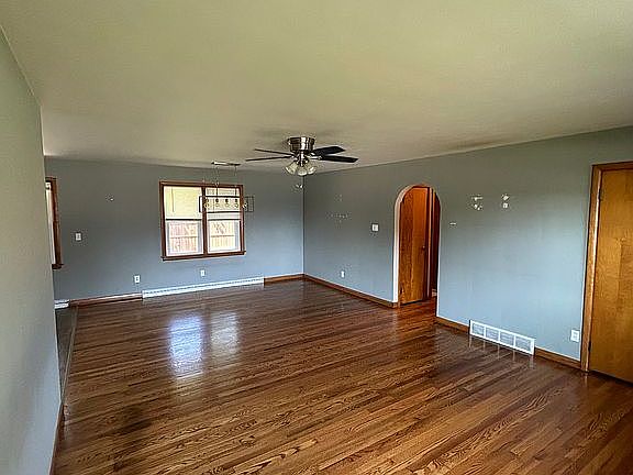 2nd image of 842 Southeast Blvd