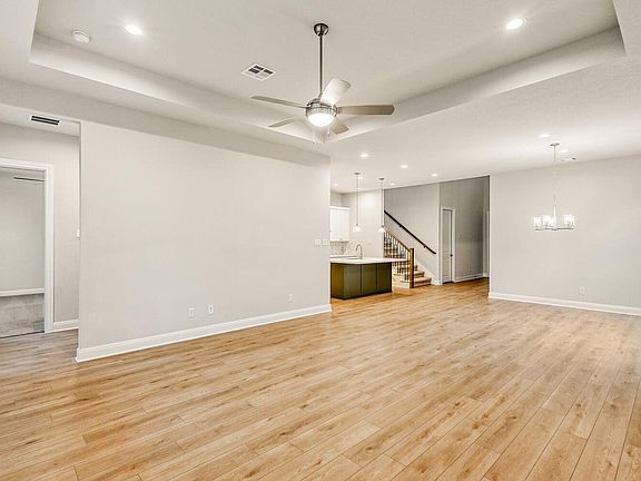 4th image of 214 Prickly Poppy Loop