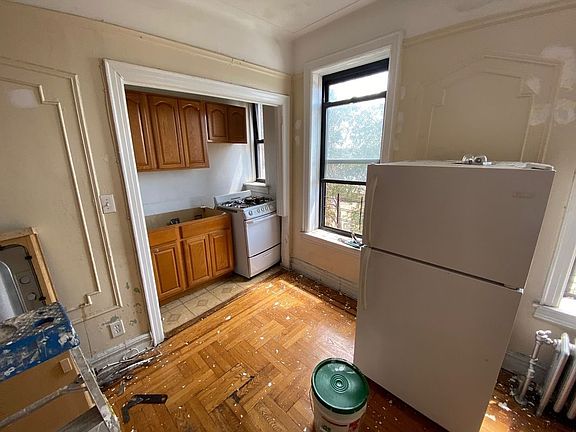 4th image of 45-32 44th St #5G
