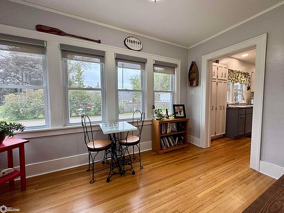 2nd image of 103 Lake St