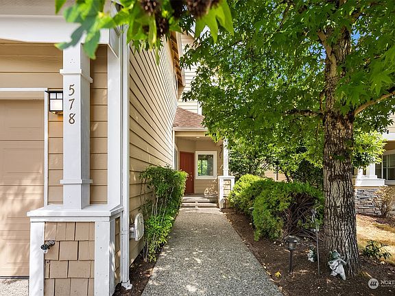 3rd image of 578 239th Avenue SE