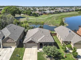 1400 Cheyenne Dr, Aubrey, TX 76227