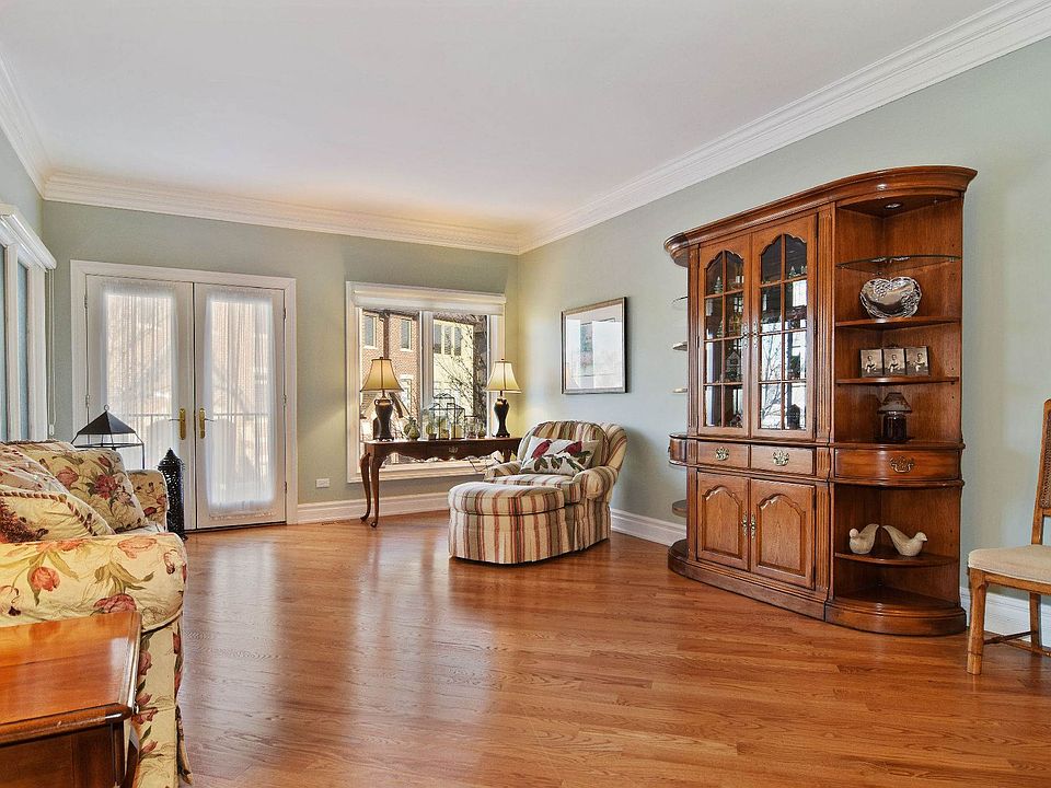 1st image of 321 Brownstone Dr
