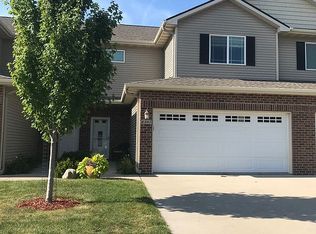 8305 Wilden Dr, Urbandale, IA 50322