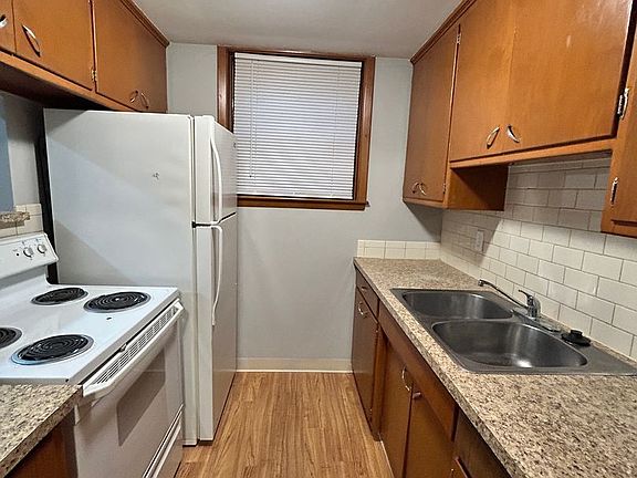 5th image of 1731 D St #2