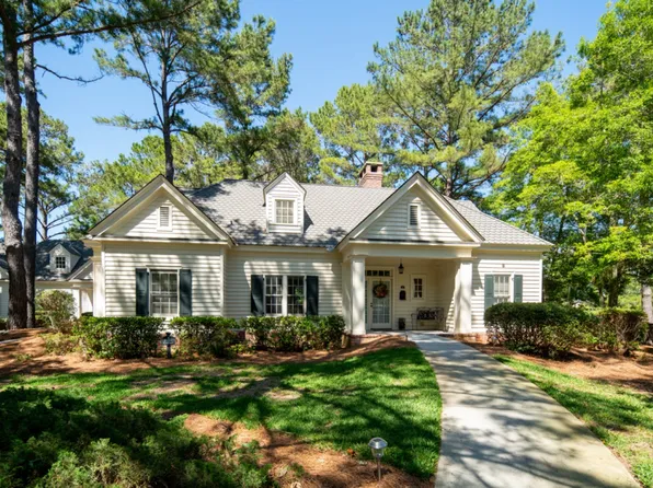 8 Cottage Ct, Hilton Head Island, SC 29928