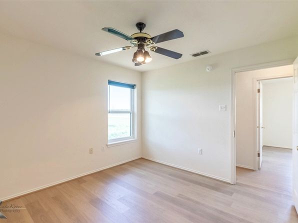373 Country Pl S, Abilene, TX 79606