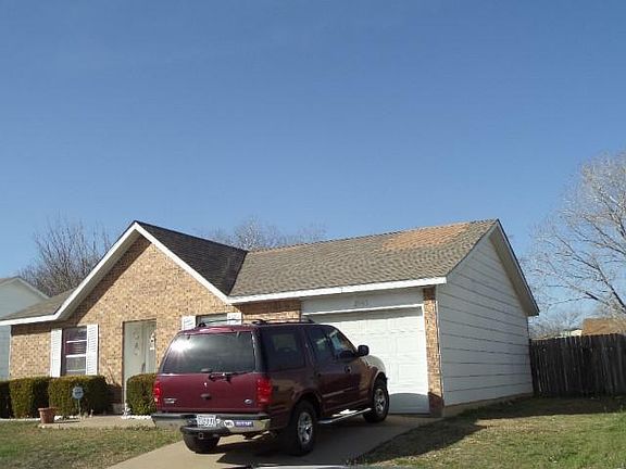 3rd image of 2445 Chadwick Dr