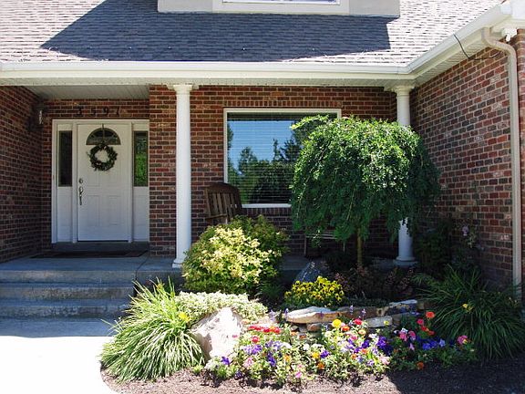 3rd image of 3591 Summerfield Dr