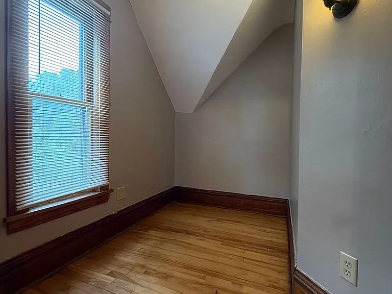 826 Thomas Ave — Photo 16