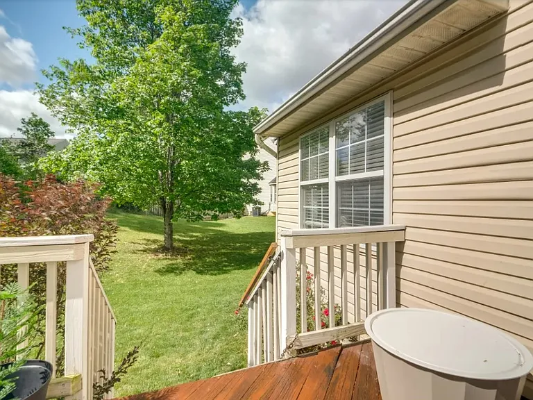 8307 Hillview Rd — Photo 23