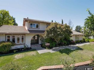 66 Carr Dr, Moraga, CA 94556