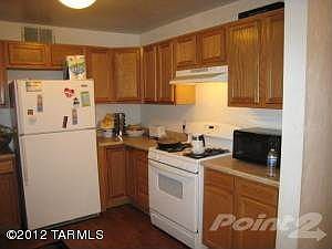 4 - kitchen - beautifully updated - vie