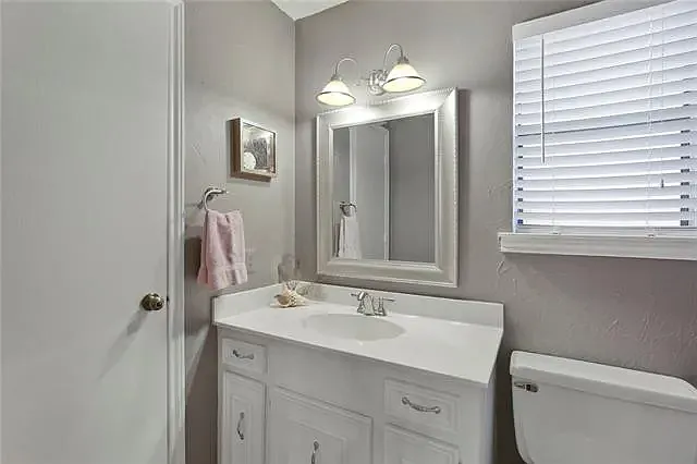 2403 Blue Cypress Dr — Photo 27