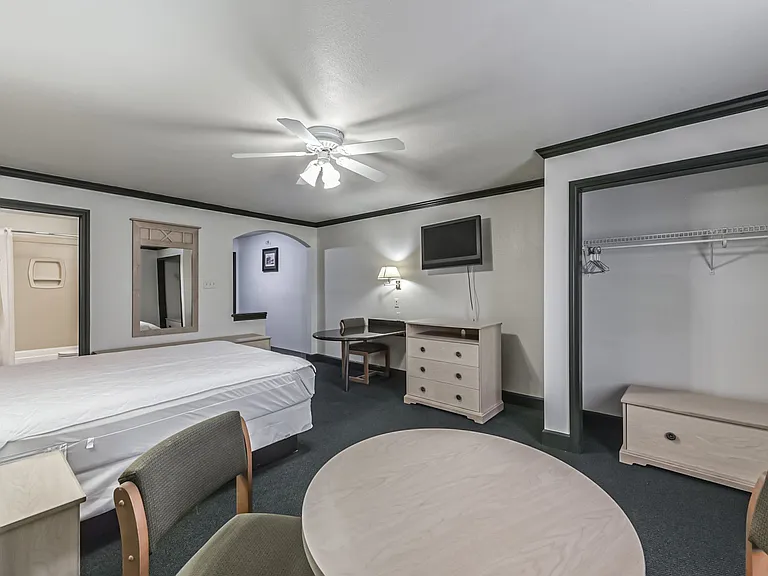 1025 Swanson St — Photo 37