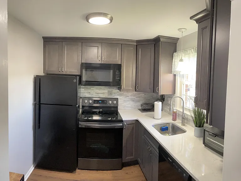 35 Brewster Rd #C — Photo 2