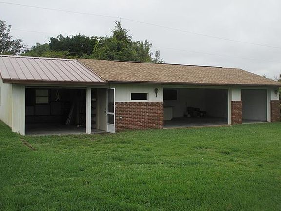 4th image of 790 E Lehigh Dr