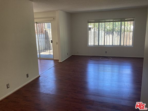 2nd image of 887 Victor Ave APT 4