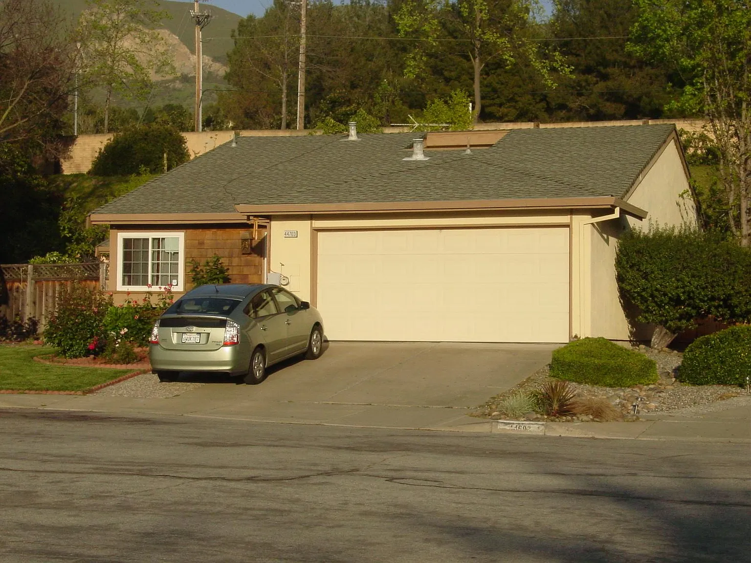 4 bed, 1600 sqft, $4,495 — Photo 1