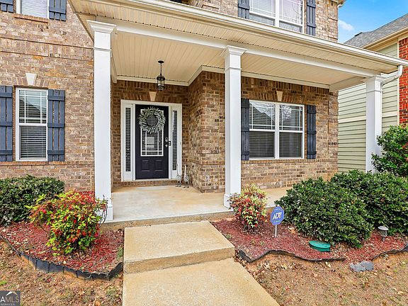 4th image of 22 Valencia Ln
