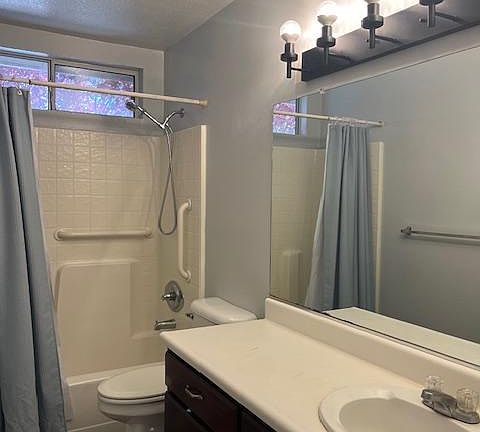 3rd image of 371 Chardonnay Dr
