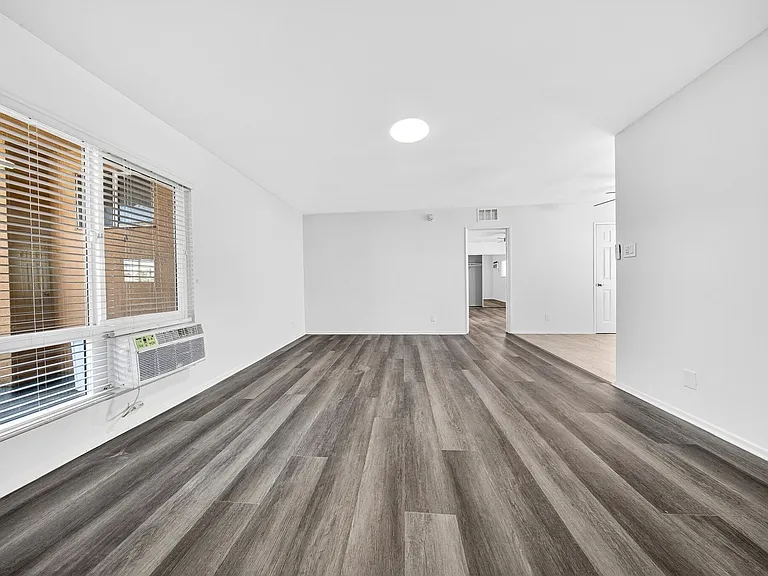 2010 S. Garth Ave. — Photo 10