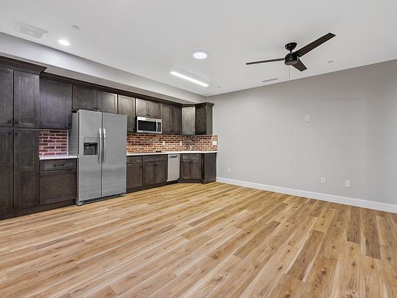 4th image of 147 S K St APT 202