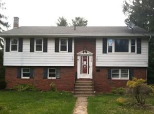 149 Pinecrest Ave, Dallas, PA 18612