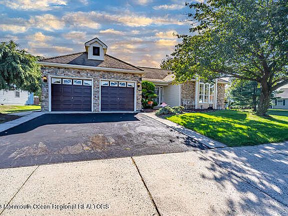 4th image of 97 Portsmouth Drive