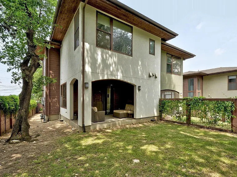 2111 Melridge Pl #B — Photo 24