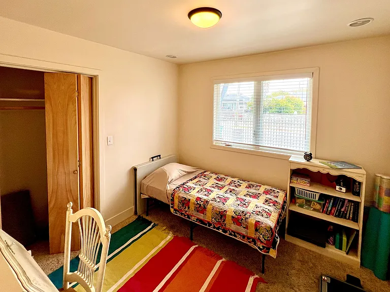 453 Ashton Ave — Photo 13
