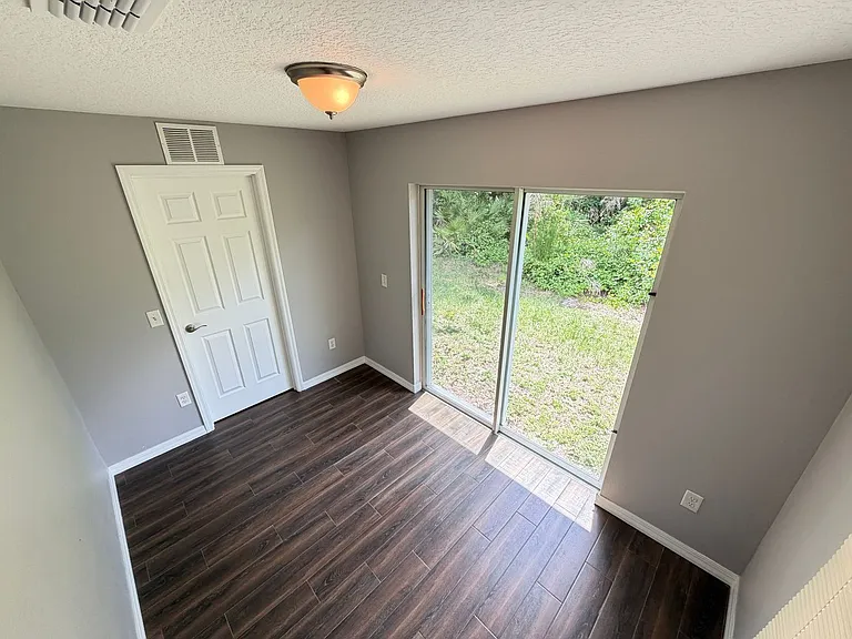 2615 Fair Oaks Dr — Photo 10